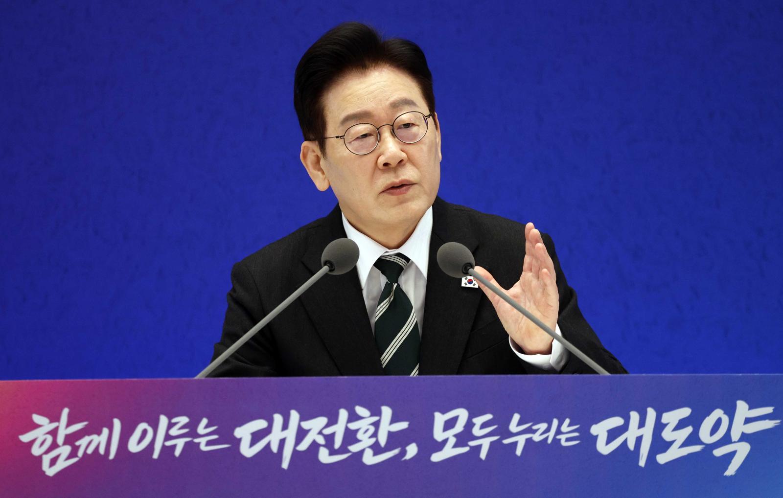 이재명 대통령이 21일 청와대 영빈관에서 열린 2026 신년기자회견에서 발언하고 있다. 2026.1.21 청와대사진기자단
