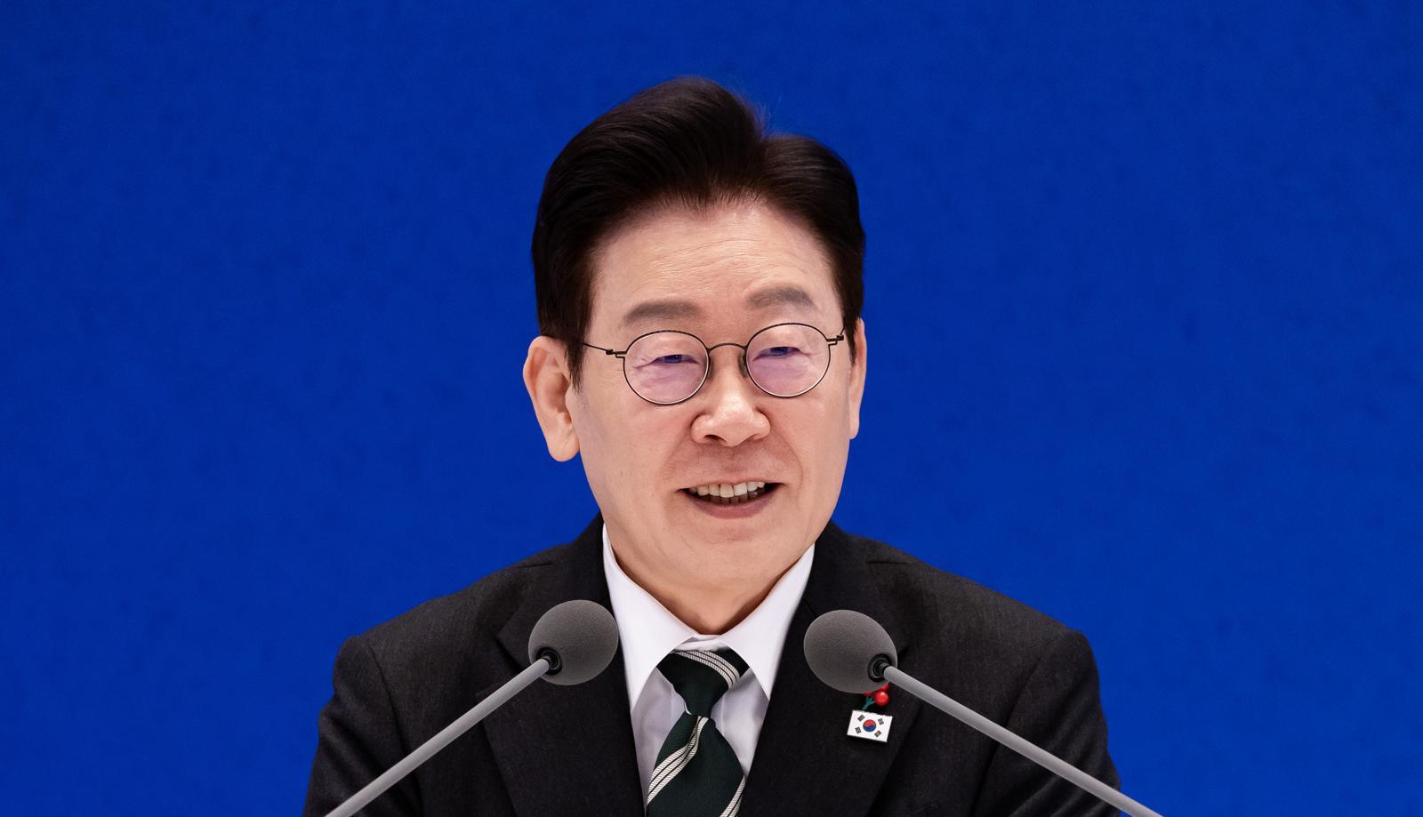 이재명 대통령이 21일 오전 청와대 영빈관에서 2026 신년 기자회견 ‘함께 이루는 대전환, 모두 누리는 대도약’에서 발언하고 있다. 청와대사진기자단