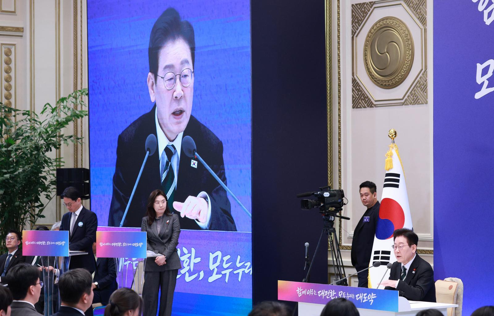 이재명 대통령이 21일 청와대 영빈관에서 열린 2026년 신년 기자회견에서 발언하고 있다. 2026.01.21 뉴시스