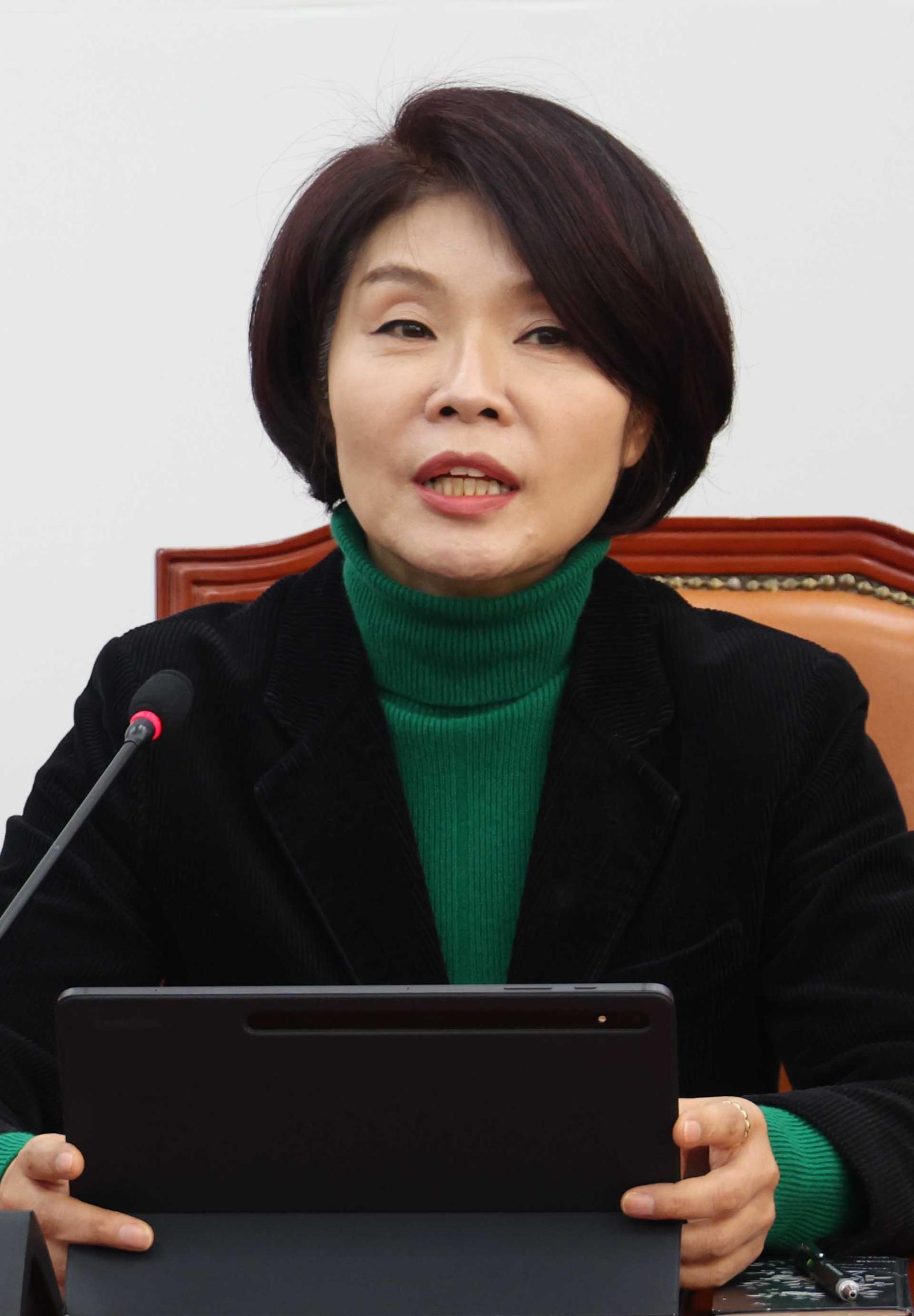 한정애 더불어민주당 정책위의장이 20일 오전 서울 여의도 국회에서 열린 원내대책회의에서 발언을 하고 있다. 2026.01.20. 뉴시스