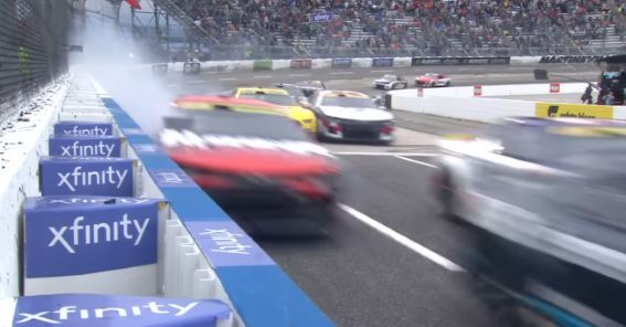 벽을 타고 추월하는 모습 / 사진 = 나스카 공식 유튜브