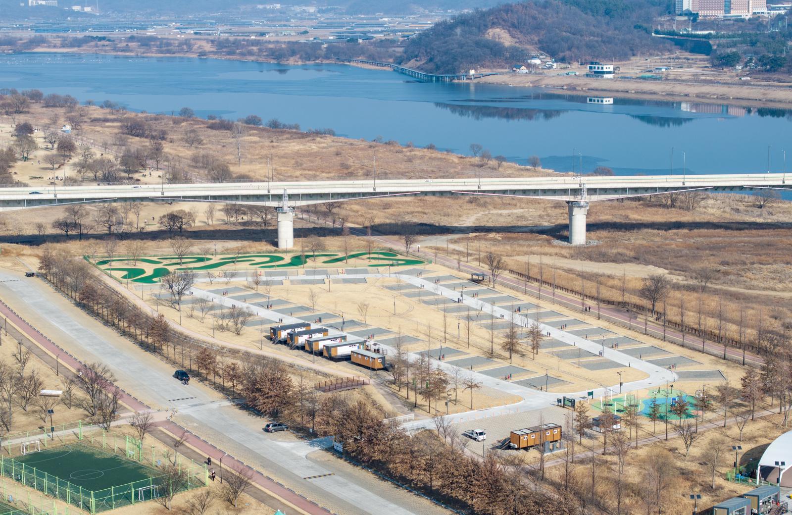 최근 드론을 이용해 촬영한 경북 구미시 양호동 낙동강 제2캠핑장의 전경. 구미시 제공