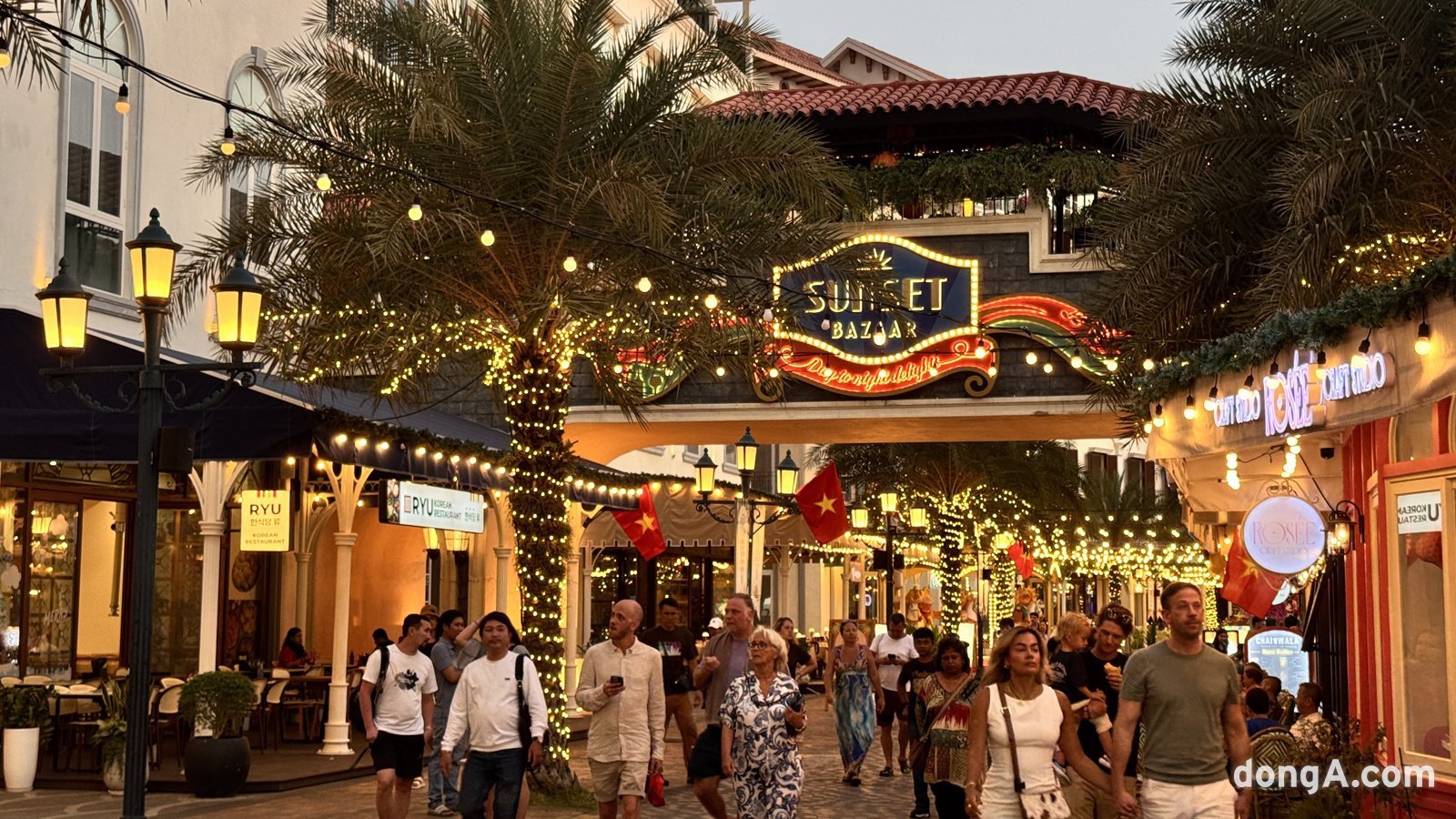 푸꾸옥 남부는 선그룹이 주도적으로 개발했다. 관광객이 몰리는 곳의 이름도 ‘선셋타운’이다. 윤우열 기자 cloudancer@donga.com