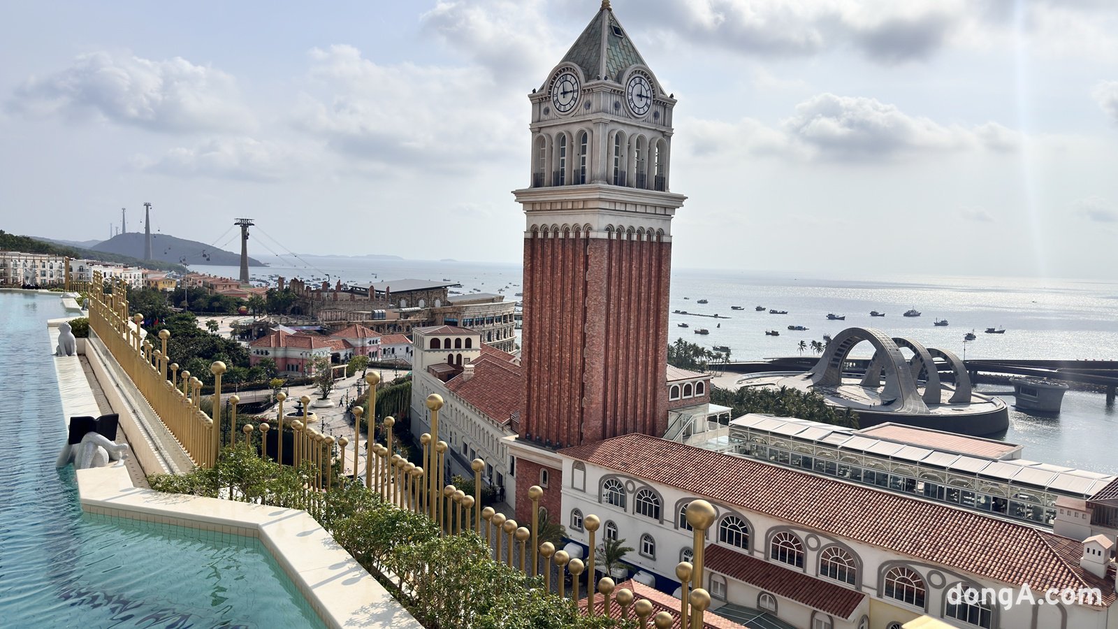 베트남 푸꾸옥은 이탈리아 아말피 해안의 대안으로 꼽힌다. 한국에서 약 5시간 30분 떨어진 곳에서 아말피 해안, 포지타노 마을의 정취를 느낄 수 있다.  윤우열 기자 cloudancer@donga.com