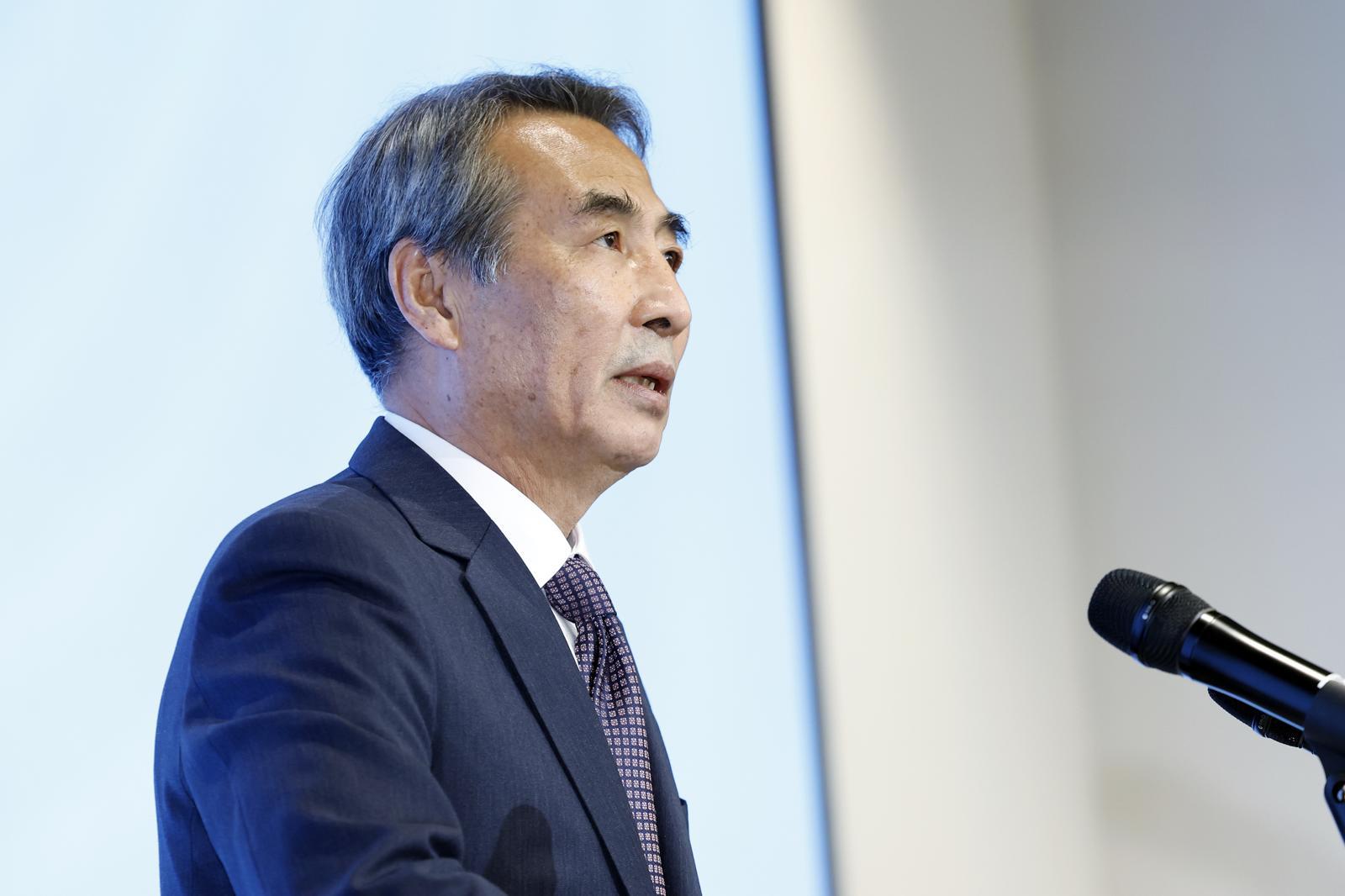 김건희와 명태균·건진법사 관련 국정농단 및 불법 선거 개입 사건 등 진상규명을 위한 특별검사팀 민중기 특별검사가 2025년 12월 29일 오전 서울 종로구 KT광화문빌딩 웨스트에 마련된 특별검사팀 브리핑룸에서 특검 수사 결과 종합 브리핑을 하고 있다.  2025.12.29/뉴스1