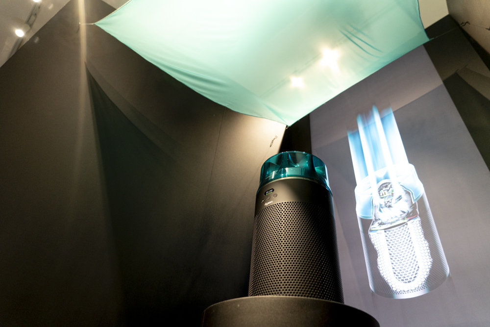 허쉬젯 컴팩트는 하단 흡기, 상단 배기 방식이며 작지만 풍량이 강한 게 특징이다 / 출처=IT동아