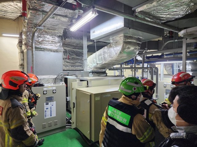 국립고궁박물관에 출동한 소방관들. 국가유산청 제공