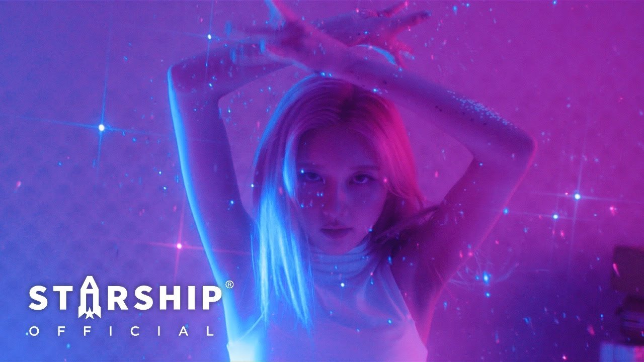 [사진 = ‘IVE’ 공식 유튜브 화면 캡처]