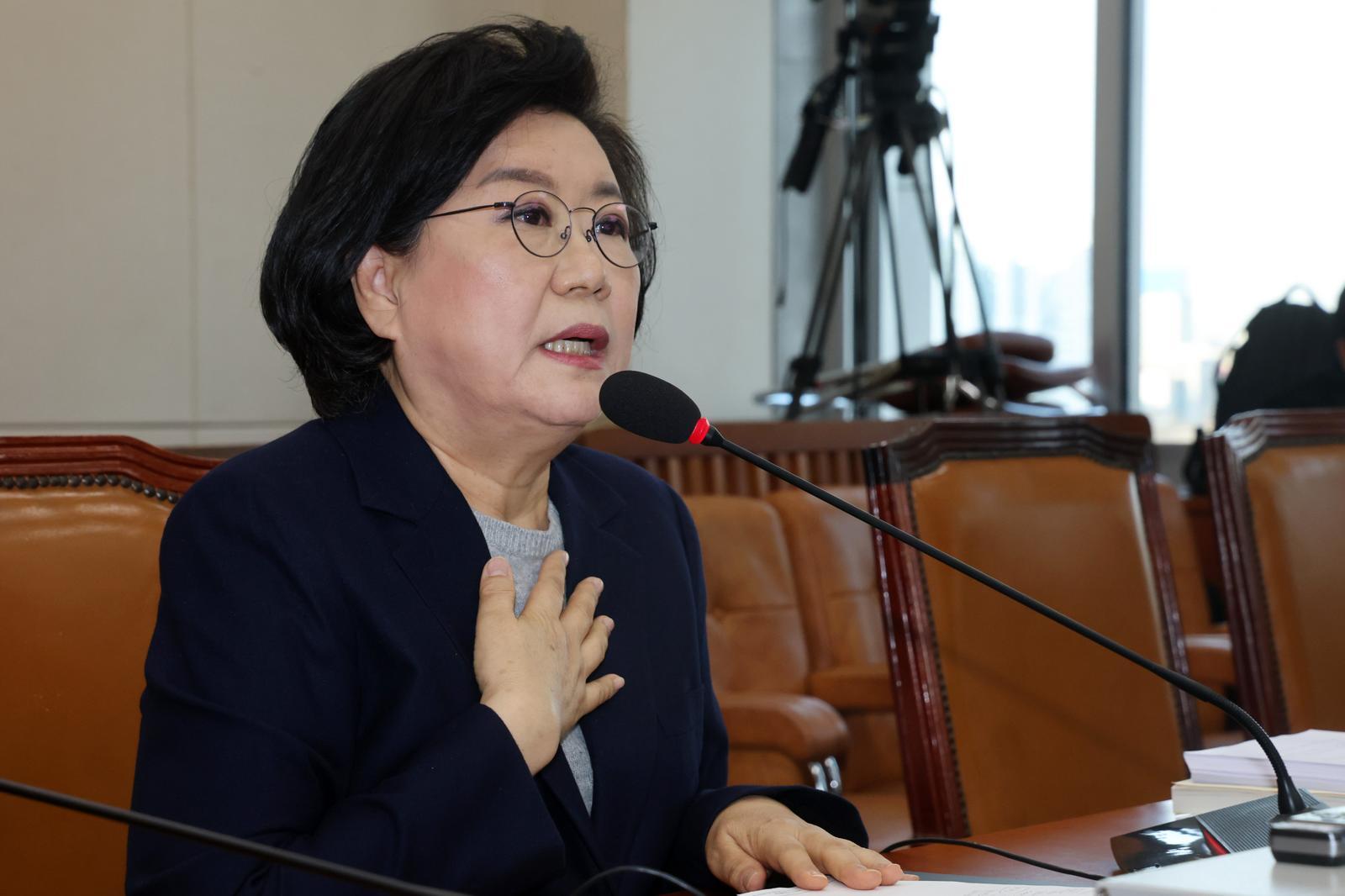 이혜훈 기획예산처 장관 후보자가 23일 오전 서울 여의도 국회 재정경제기획위원회 전체회의에서 열린 인사청문회에서 의원 질의에 답변하고 있다.  2026.01.23 사진공동취재단