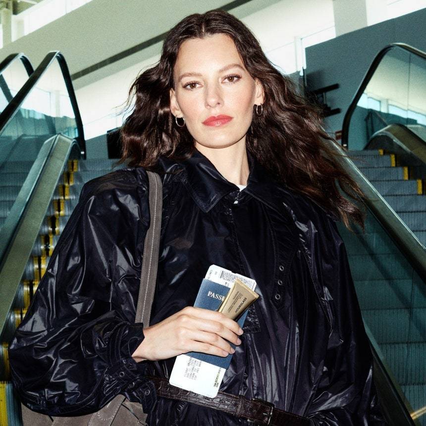 일루션 루미너스 글로우 파운데이션.(아워글래스제공)