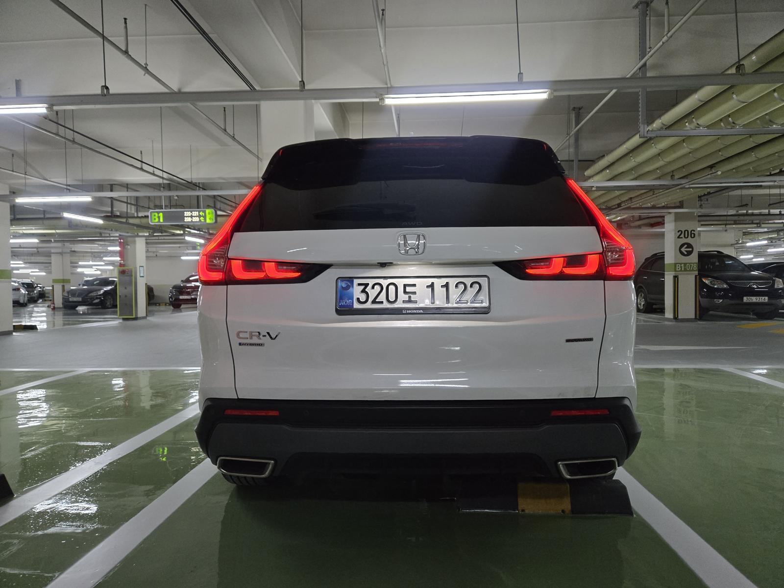 혼다의 준중형 SUV ‘CR-V’의 6세대 부분변경 모델인 ‘뉴 CR-V 하이브리드’의 후면부 모습. 2026.01.19/뉴스1