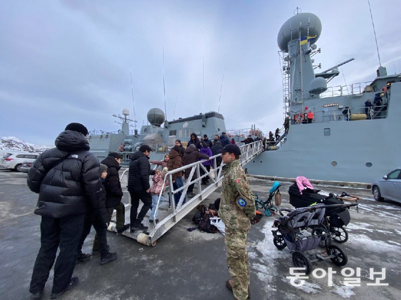 [르포]병역의무 없는 그린란드 청년들 “美위협 커지면 입대하겠다”