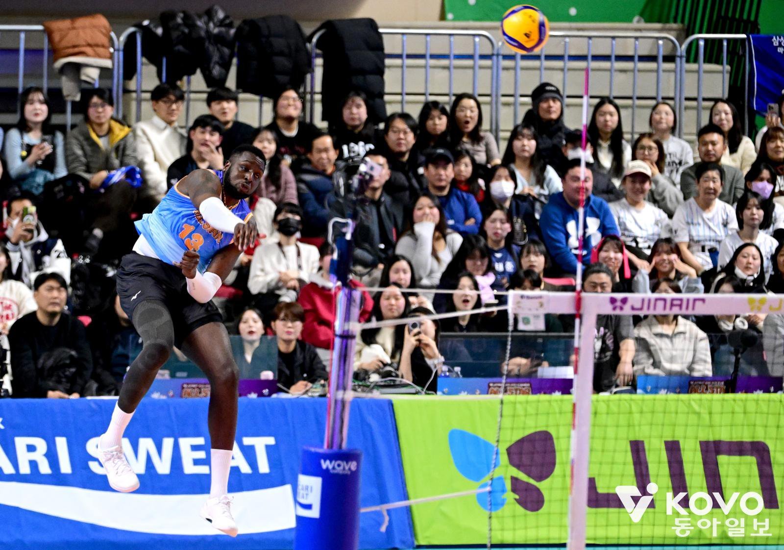 ‘사자보이즈’ 변신 신영석, 123km 때린 베논…화려하게 돌아온 프로배구 올스타전