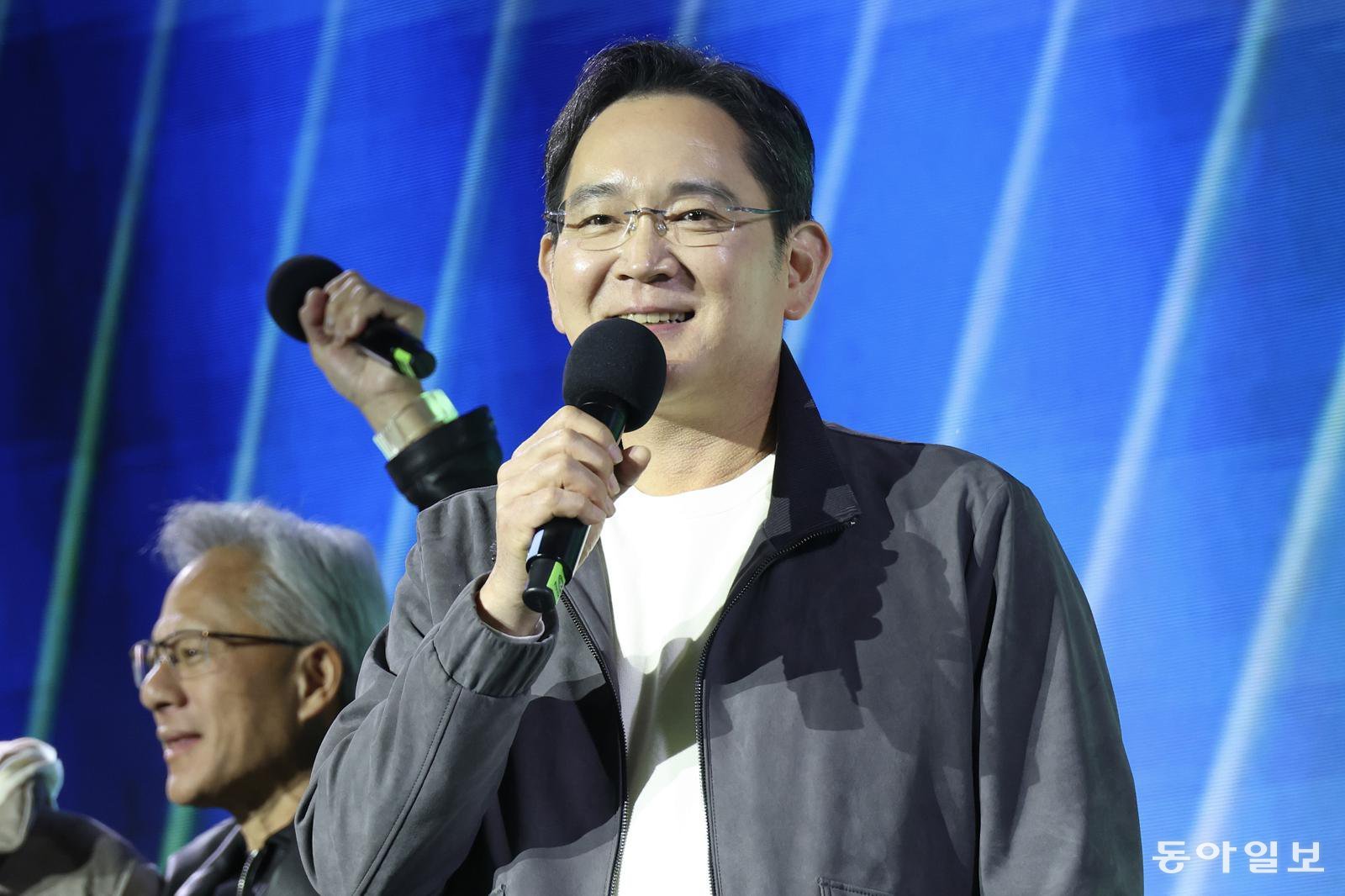 이재용 삼성전자 회장이 지난해 10월 30일 서울 강남구 코엑스에서 열린 엔비디아 지포스 게이머 페스티벌에 참석해 인사를 하고 있다. 변영욱 기자 cut@donga.com