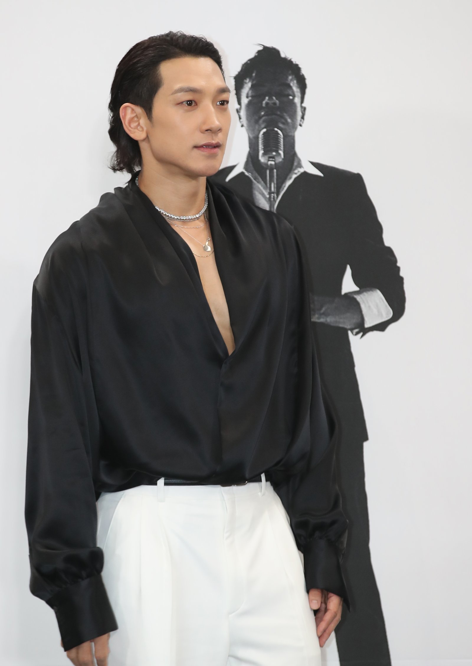 가수 비(본명 정지훈)