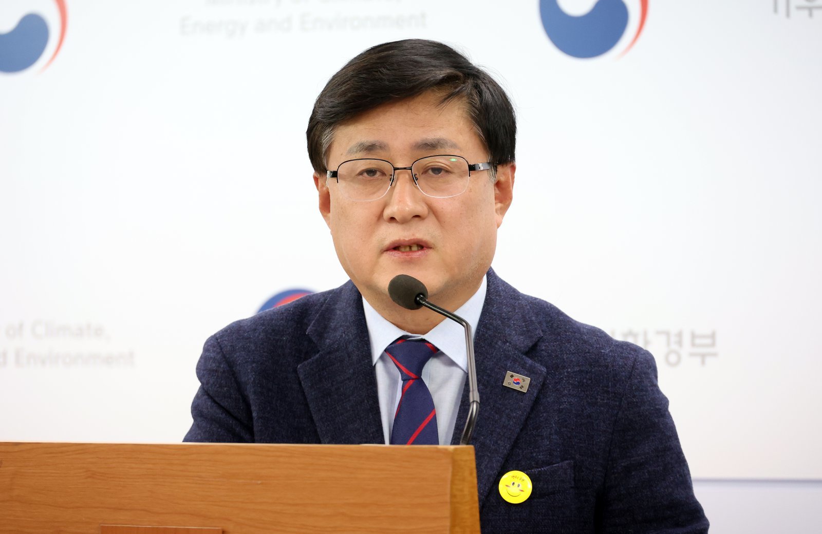 김성환 기후에너지환경부 장관이 26일 오전 세종시 정부세종청사에서 “제11차 전력수급기본계획(전기본)의 신규 원전 건설은 계획대로 추진하겠다”고 밝히고 있다. 2026.01.26. [세종=뉴시스]