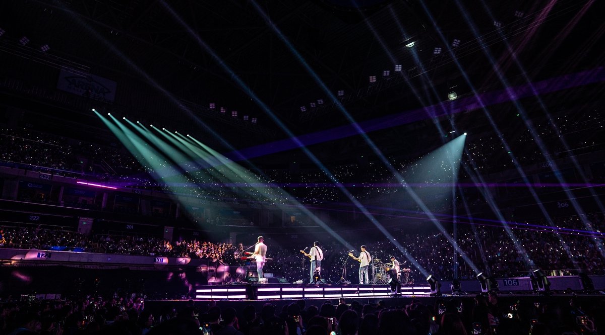 (사진출처: JYP엔터테인먼트, Live Nation)