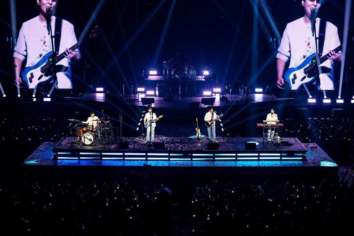 (사진출처: JYP엔터테인먼트, Live Nation)