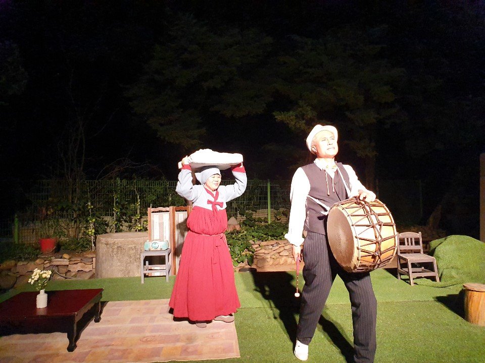 만종리대학로극장의 연극 모습. 단양군 제공