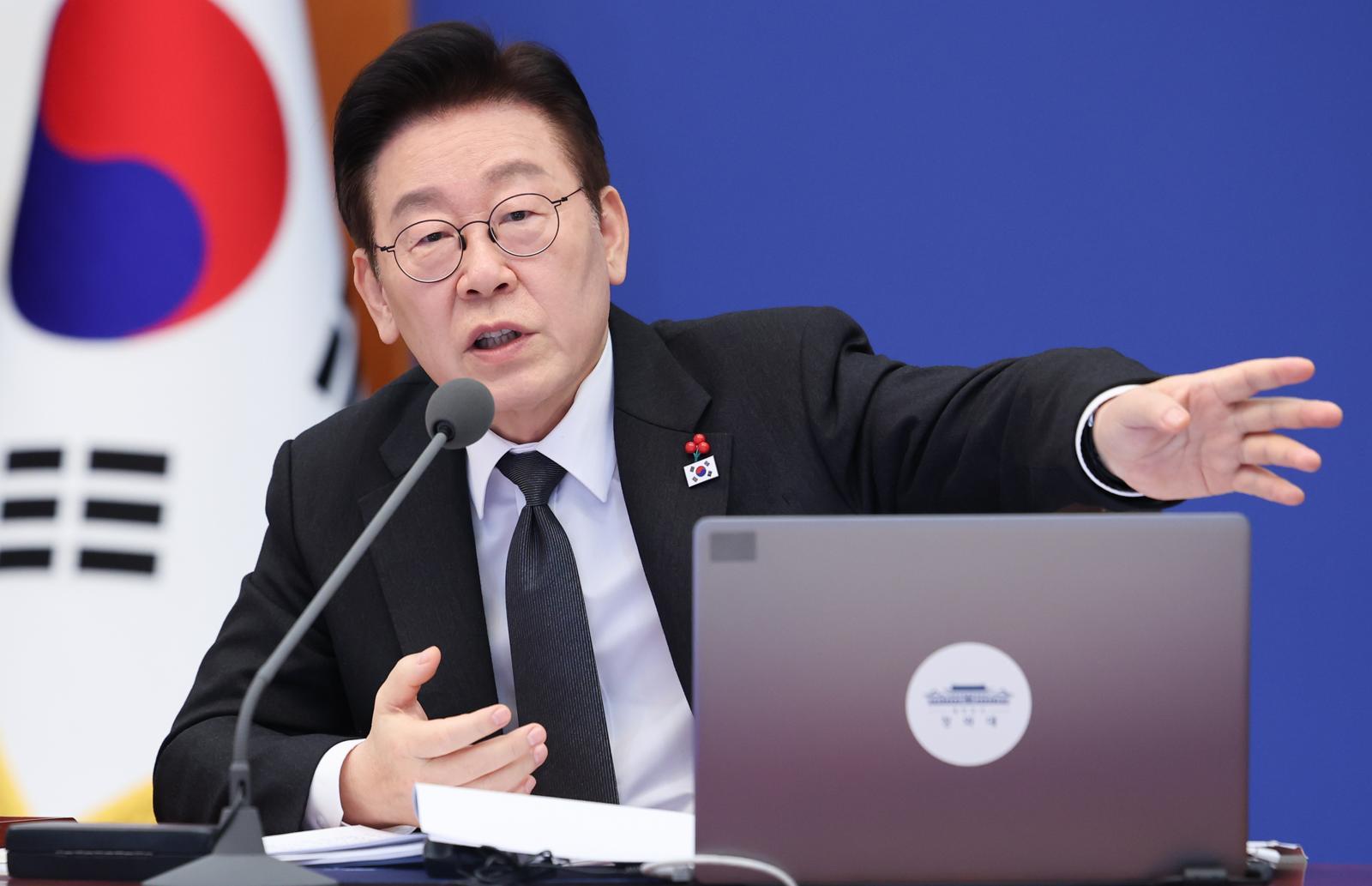이재명 대통령이 27일 청와대에서 열린 국무회의에서 발언하고 있다. 2026.1.27 뉴스1