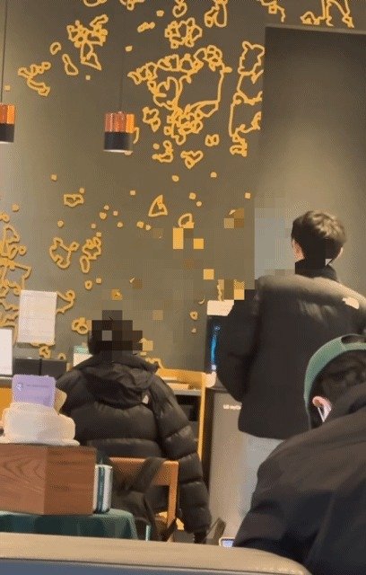 A 씨 범행 장면. (온라인 커뮤니티 갈무리. 재판매 및 DB 금지) 2026.1.27/뉴스1