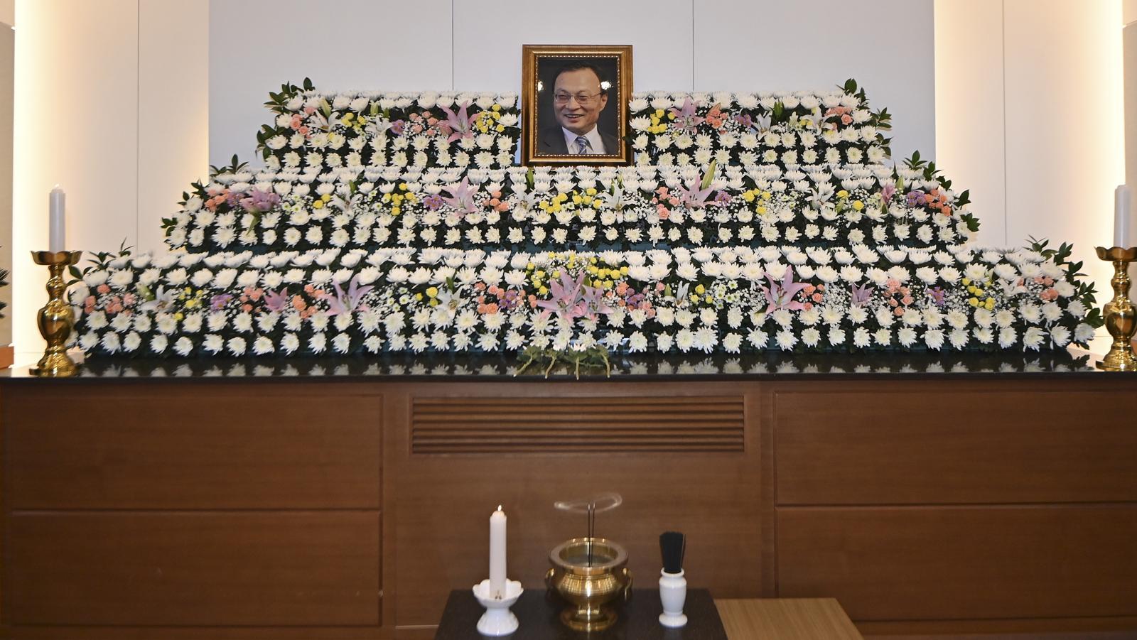 27일 오전 서울 종로구 서울대학교병원 장례식장에 이해찬 전 국무총리의 빈소가 마련돼 있다. 사진공동취재