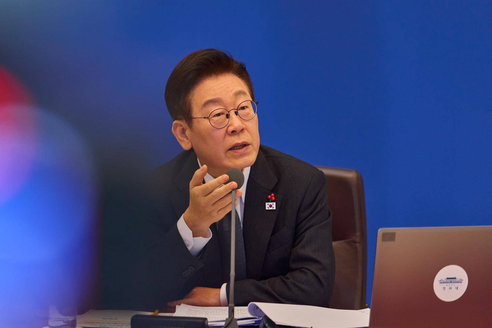 이재명 대통령이 27일 청와대 본관에서 열린 제3회 국무회의에서 발언하고 있다. 2026.1.27 청와대 제공