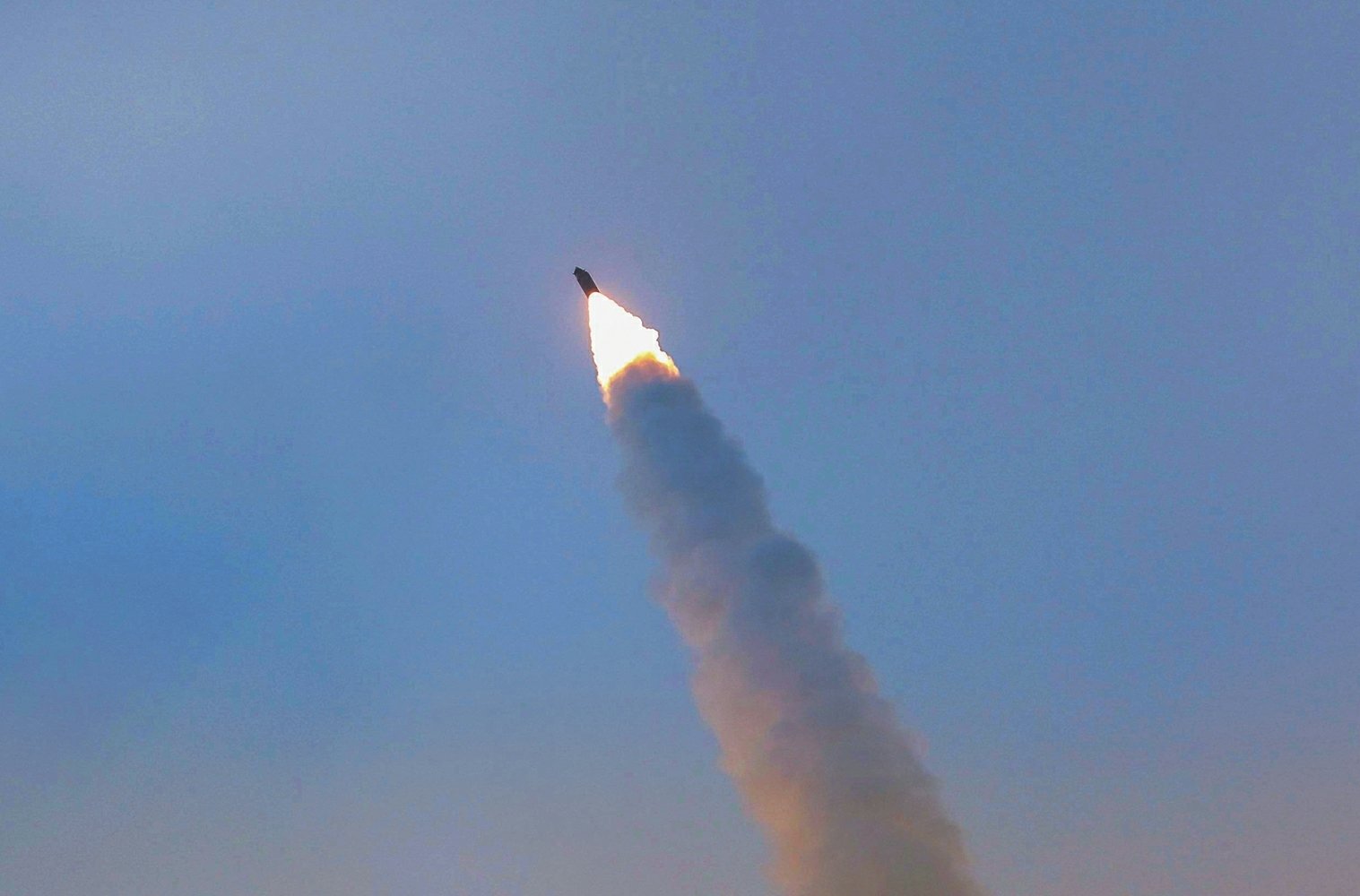 북한의 극초음속미사일. 평양 노동신문=뉴스1