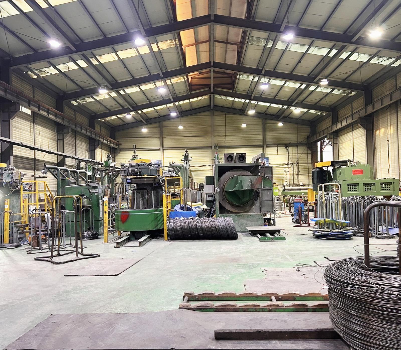 대우선재는 자동차 부품용 냉간압조(CHQ) 철선부터 전자제품용 정밀 철선, 건축용 철선, 철근 결속용 철선까지 산업 현장별로 요구되는 다양한 제품을 생산한다. 사진은 대우선재 신선동.