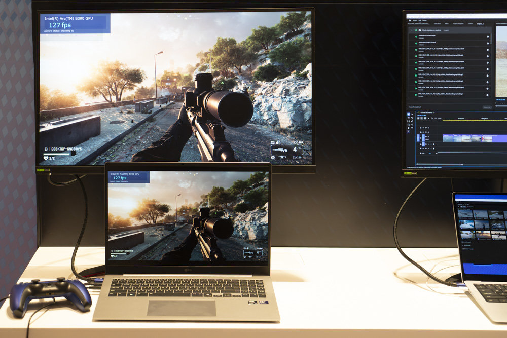 LG 그램 프로 16 AI에서  배틀필드 6가 FHD 127프레임으로 표시되고 있다. XeSS를 통해 프레임을 극단적으로 늘린 조건으로 일반적으로는 65프레임 수준이다 / 출처=IT동아