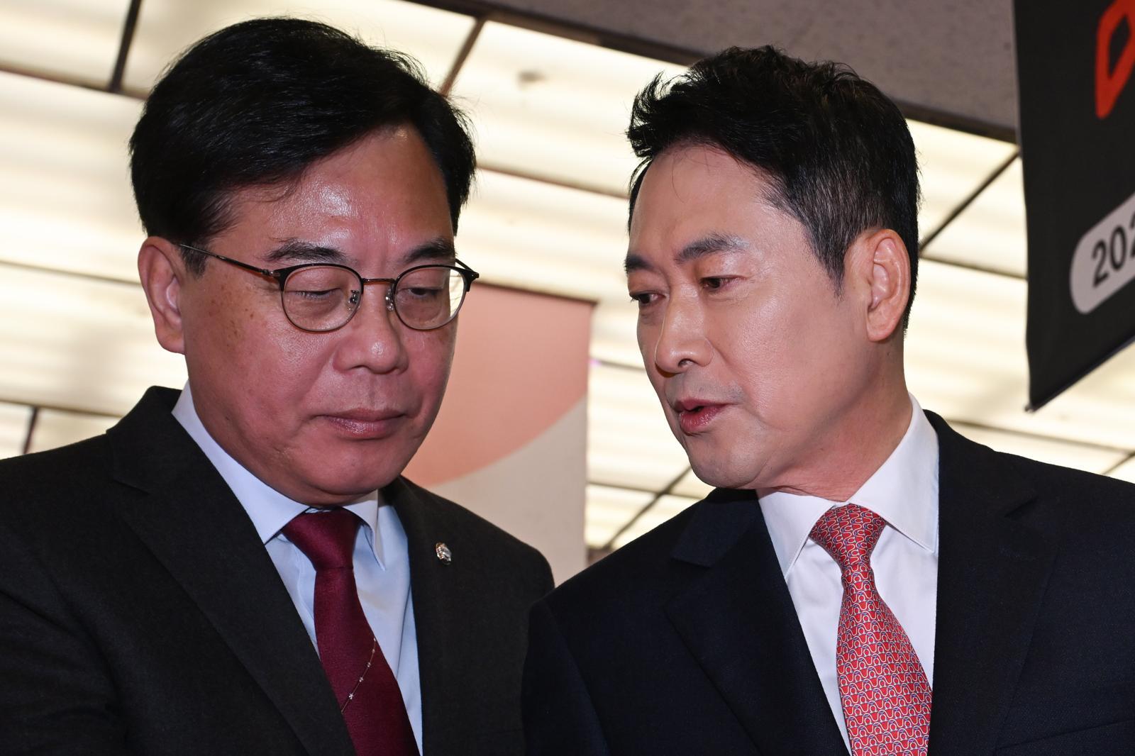 국힘 새 강령에 ‘건국 주도’ 넣고 ‘기본소득’ 삭제 검토