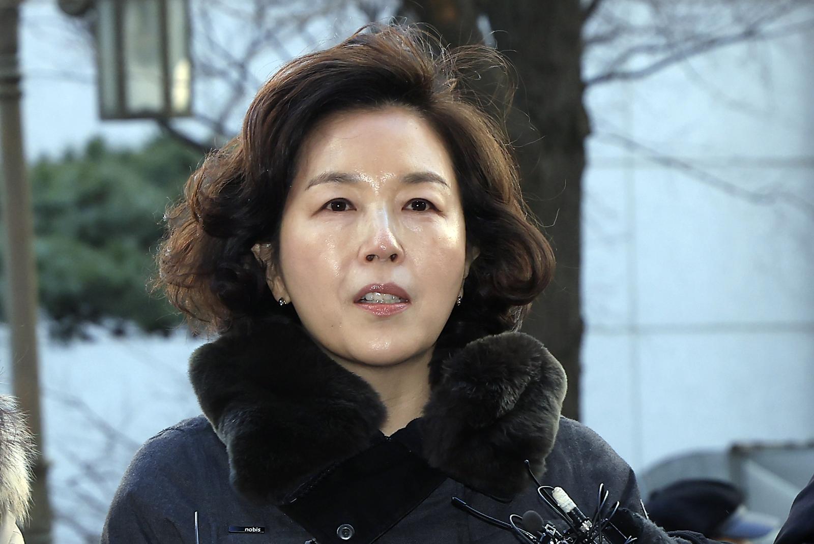 김경 전 서울시의원이 29일 오전 서울시 마포구 서울경찰청 공공범죄수사대로 추가 소환 조사에 출석, “심려 끼쳐 죄송하다”며 사과의 말을 하고 있다. 뉴스1