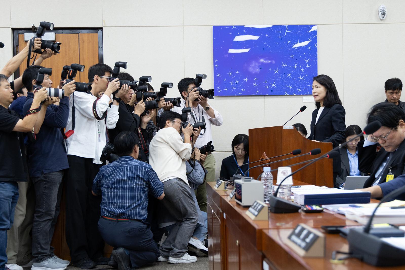 이진숙 전 방송통신위원장이 지난해 10월 14일 서울 여의도 국회에서 열린 과학기술정보방송통신위원회 방송통신위원회 등에 대한 국정감사에 출석해 의원 질의에 답변하고 있다. 2025.10.14 뉴스1