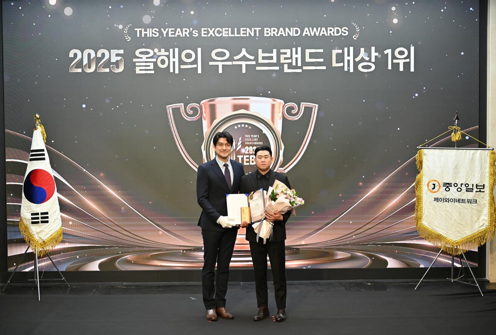 위드오토플랜이 ‘2025 올해의 우수 브랜드 대상’에서 신차 장기렌트·리스 부문 1위를 수상했다. 위드오토플랜 제공