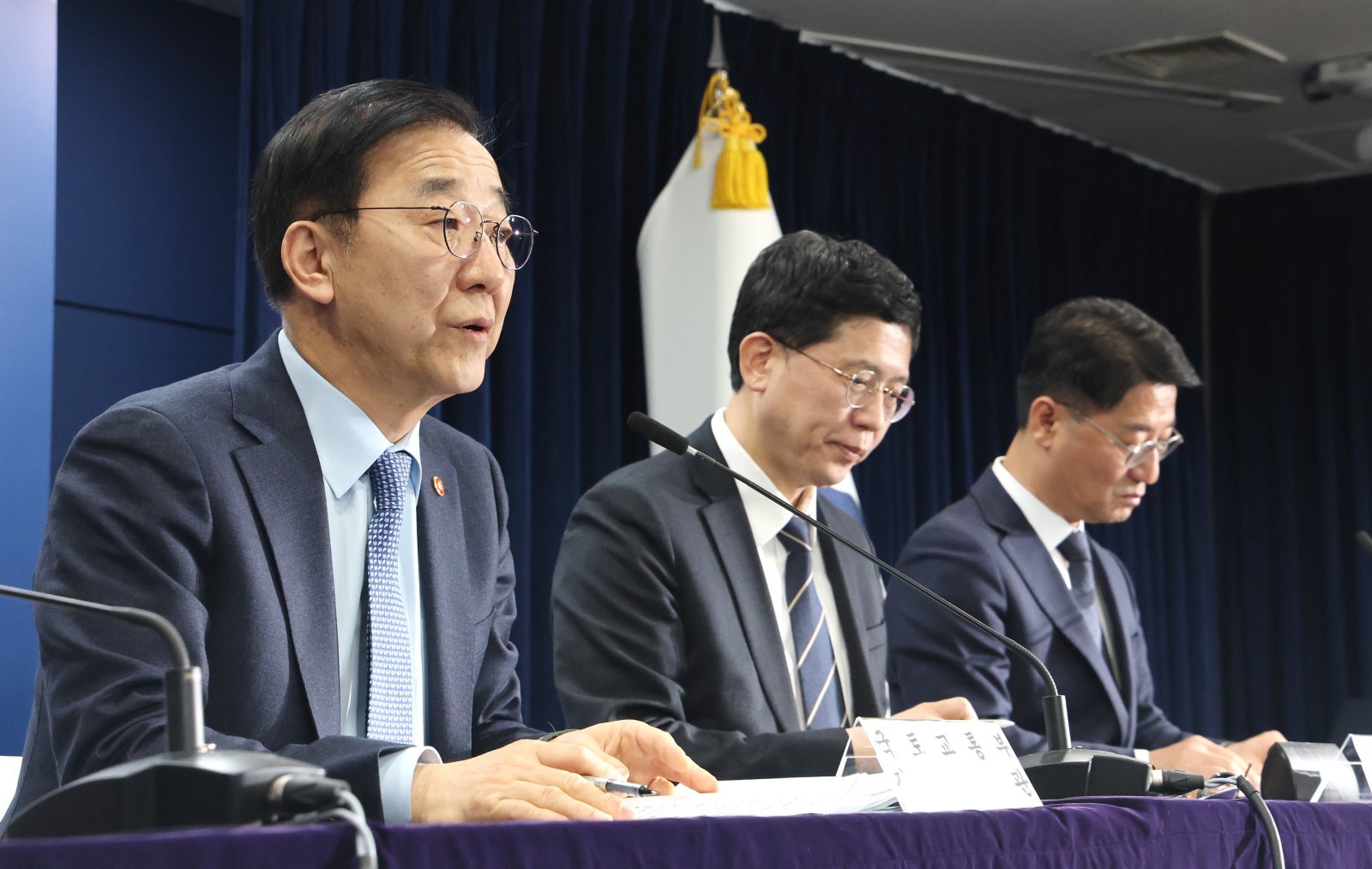 김윤덕 국토교통부 장관이 29일 서울 종로구 정부서울청사에서 도심 주택공급 확대 및 신속화 방안 관련 브리핑을 하고 있다.  2026.1.29 뉴스1