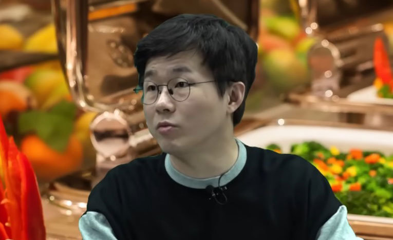 방송인 겸 유튜버 슈카