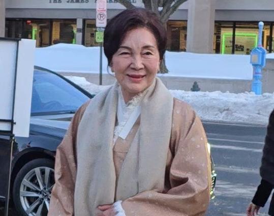 홍라희 삼성미술관 리움 명예관장이 한복 차림으로 행사장에 들어서고 있다. 워싱턴특파원단