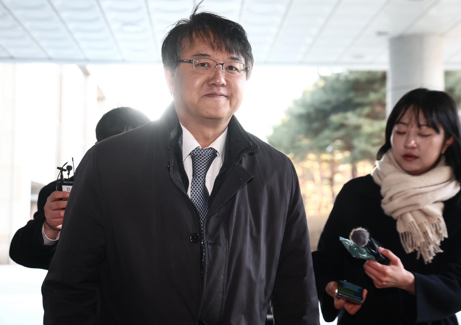 통일교와 신천지의 정교유착 의혹을 수사하는 합동수사본부를 이끌게 된 김태훈 본부장이 8일 오전 서울 서초구 서울고등검찰청으로 출근하고 있다. 2026.1.8/뉴스1