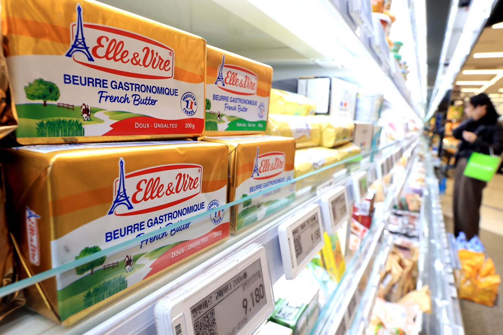 서울 시내의 한 마트에 버터가 진열된 모습. /뉴스1