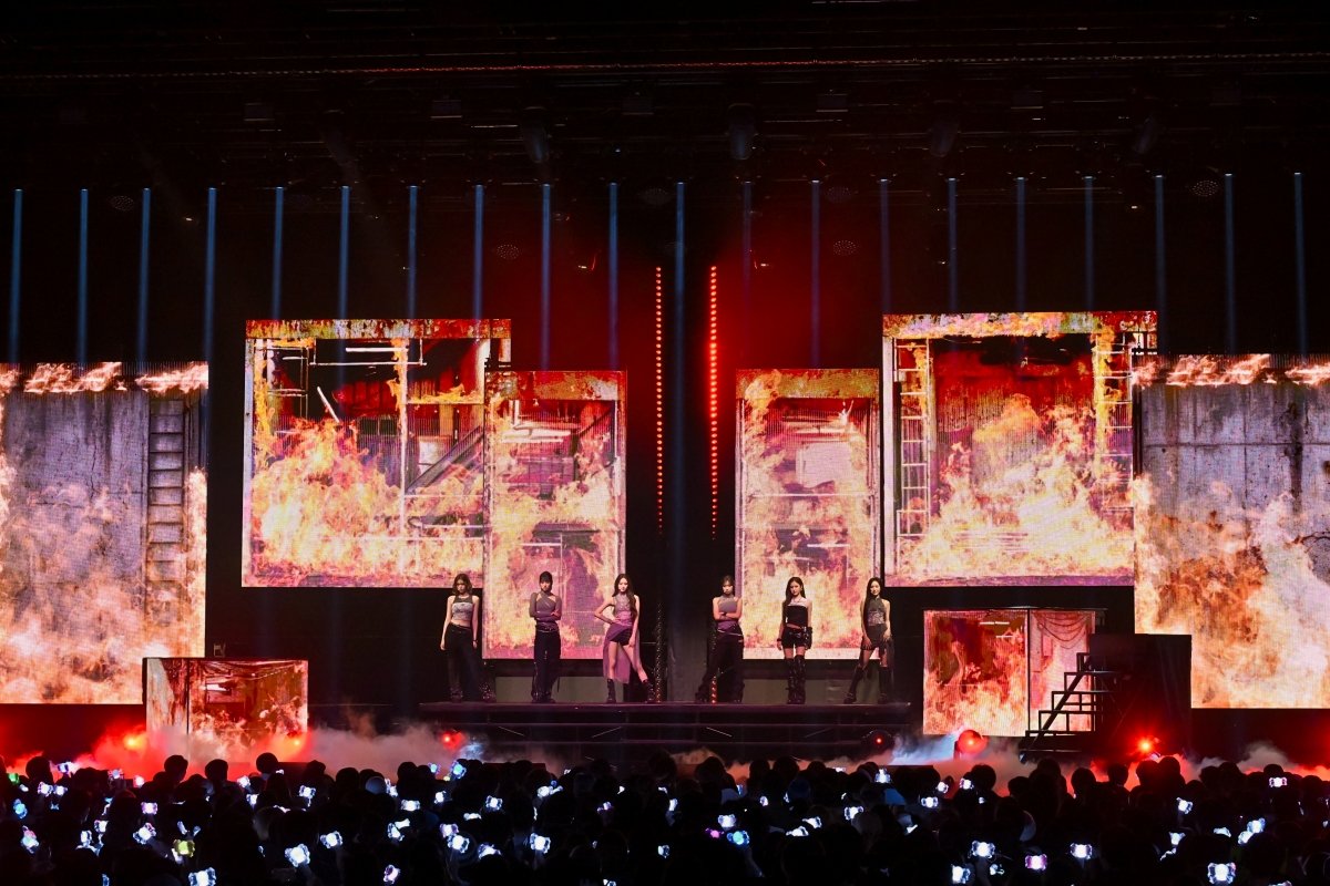 [사진 = 웨이크원 제공]