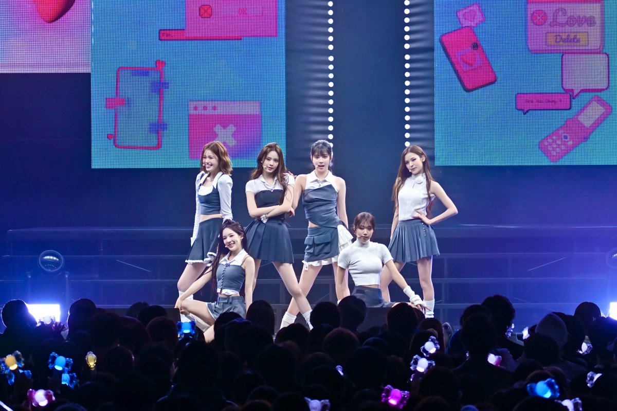 [사진 = 웨이크원 제공]