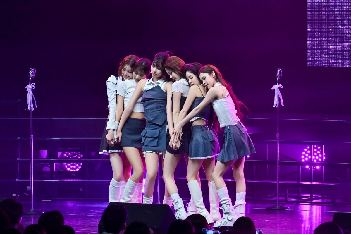 [사진 = 웨이크원 제공]