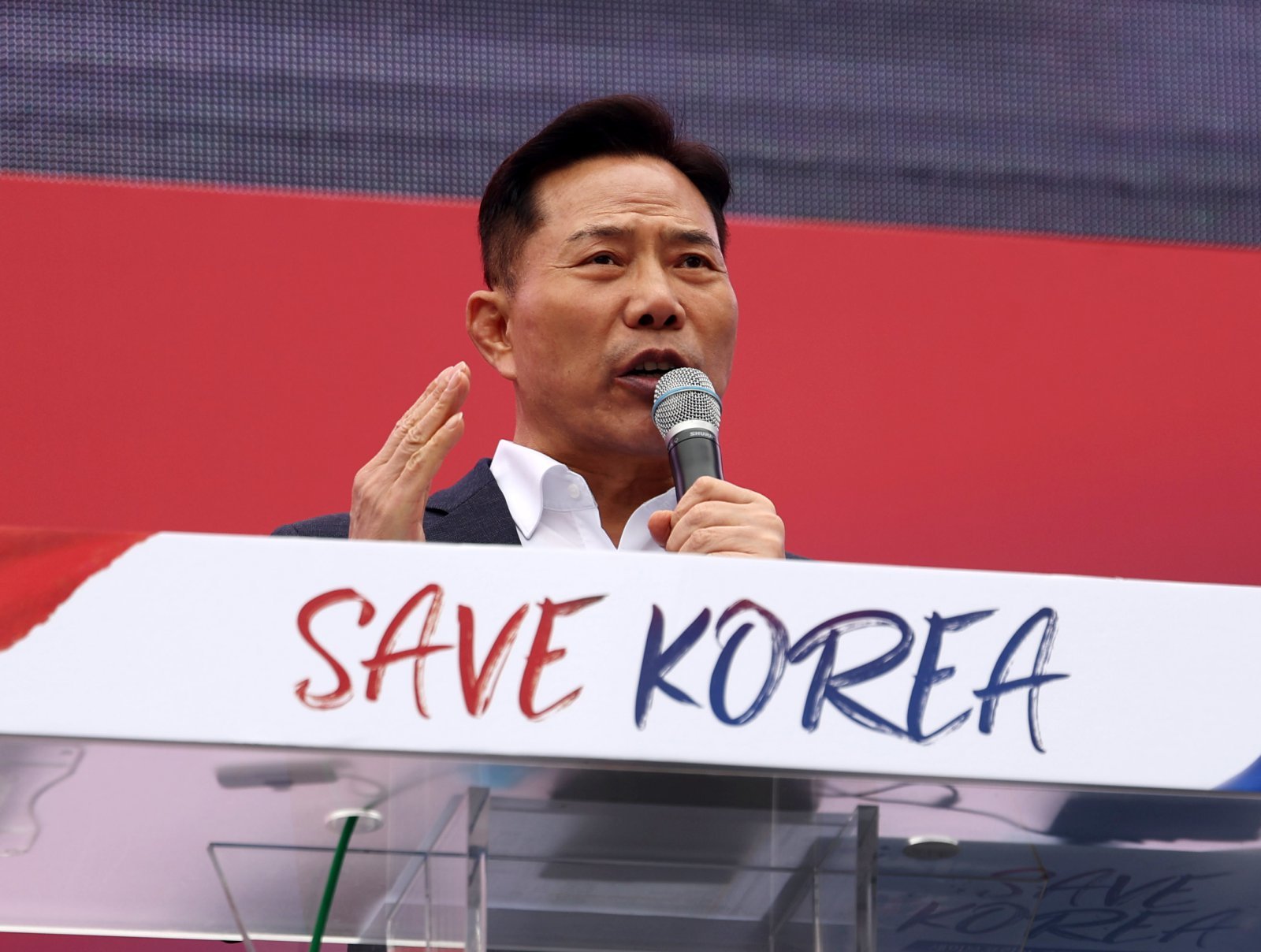 손현보 부산 세계로교회 목사가 1일 오후 서울 영등포구 여의도 여의대로에서 열린 ‘세이브코리아 3·1절 국가비상기도회’에서 발언을 하고 있다. 2025.03.01. [서울=뉴시스]