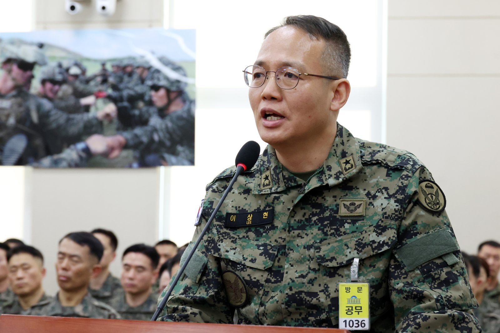 이상현 특수전사령부 제1공수여단장이 21일 오후 서울 여의도 국회에서 열린 윤석열 정부의 비상계엄 선포를 통한 내란 혐의 진상규명 국정조사 특별위원회 4차 청문회에서 의원 질의에 답변하고 있다. 2025.02.21. [서울=뉴시스]