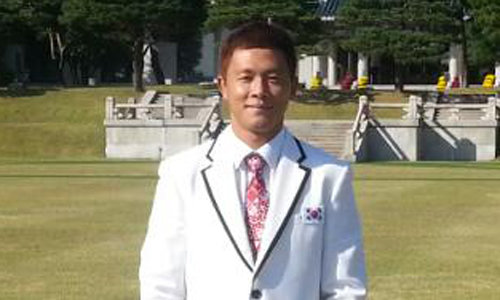 2016년 체육 발전 유공자 체육 포장을 받기 위해 청와대를 방문한 윤태일 씨. 한국장기조직기증원 제공.