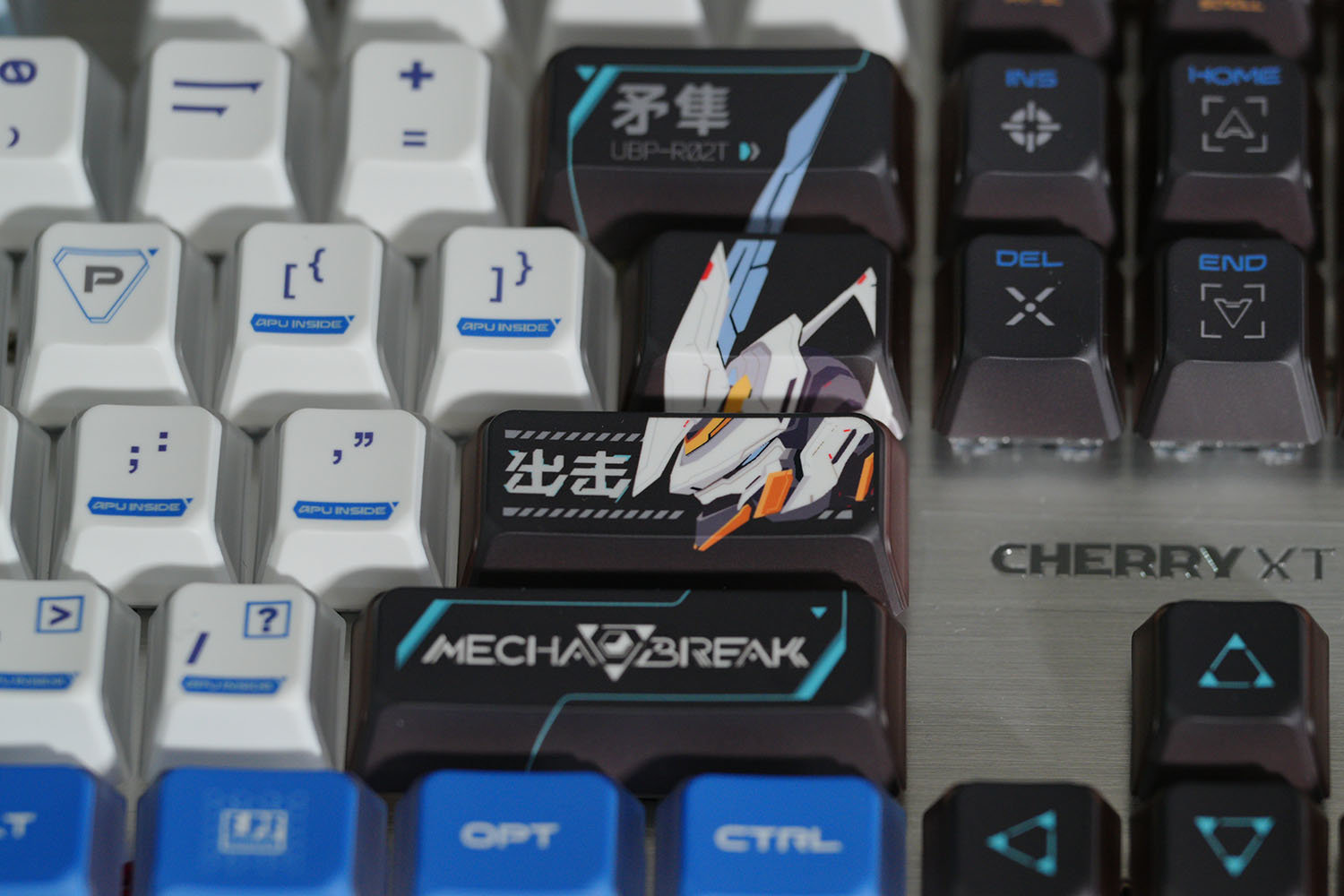 게임 메카 브레이크의 디자인이 반영된 키캡. 키캡은 PBT 소재로 내구성을 갖췄다 / 출처=IT동아