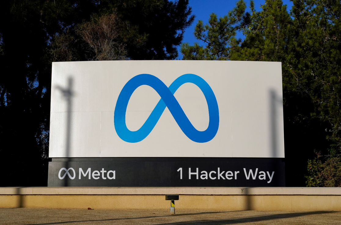 메타는 이번 소셜미디어 소송을 위해 과거 마약성 진통제(오피오이드) 남용과 관련된 대규모 소송에서 의약품 유통업체 맥케슨을 대리했던 코빙턴 앤 벌링 로펌의 변호사들을 고용했다. AP 뉴시스