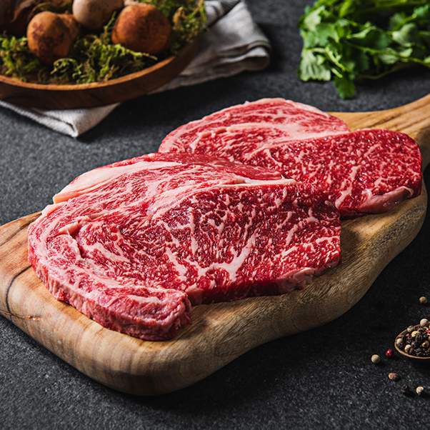 나주 들애찬 한우는 배즙을 짜고 남은 과육을 발효시킨 사료를 먹여 키워 육질이 부드럽다. 나주시 제공