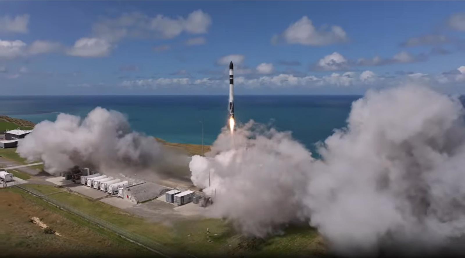 초소형군집위성 검증기를 탑재한 로켓랩 사의 일렉트론(Electron) 발사체 발사 모습. 2026.01.30 우주항공청 제공