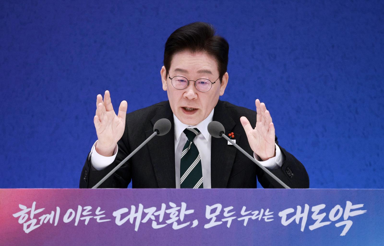이재명 대통령이 21일 청와대 영빈관에서 열린 2026년 신년 기자회견에서 발언하고 있다. 2026.01.21. 뉴시스